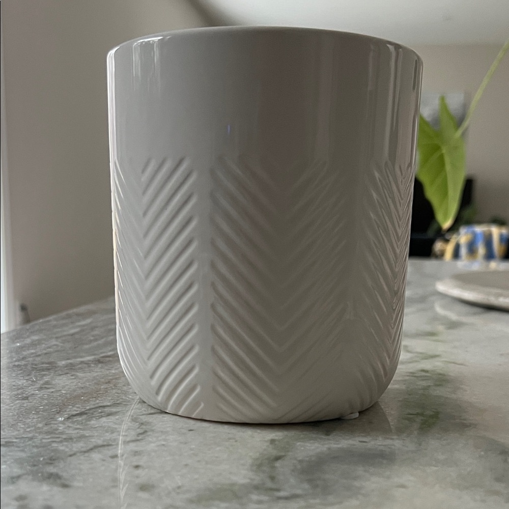 White Textured Ceramic Planter